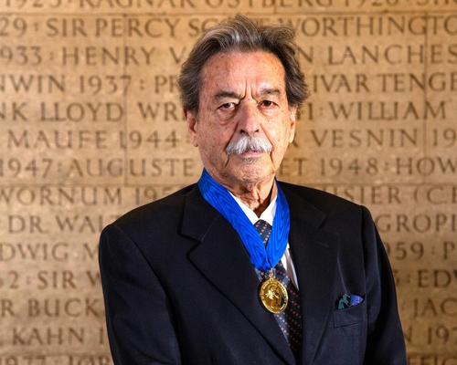 da Rocha was awarded the 2017 Royal Gold Medal for architecture by the Royal Institute of British Architects / RIBA