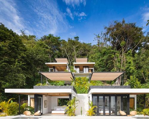 Hotel residents occupy individual pavilion-like structures 'where they can retreat into a private zone and yet still interact with the nature around them' / Andrés García Lachner