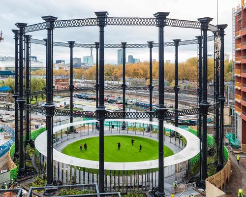 The Victorian gasholder frame was painstakingly dismantled, refurbished and rebuilt to house the park / Bell Phillips Architects 