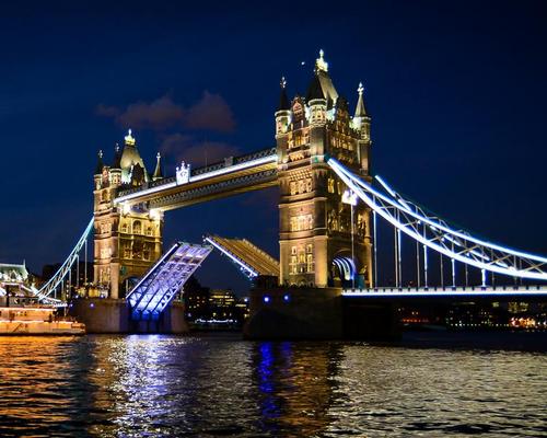 London's Tower Bridge is a famous tourist attraction / Kashif