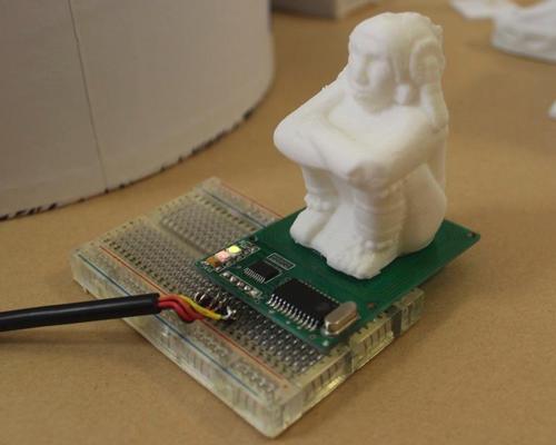 As you explore the content within the box, you can learn about each object with an using an embedded computer chip to relay information / Museum in a Box