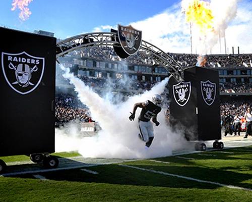 The Raiders played at the Oakland Coliseum between 1966 and 1982, and since 1996 after a 14-year period in Los Angeles / Oakland Raiders