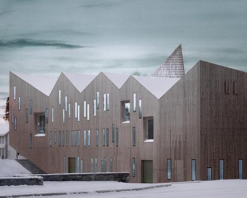 The architects have designed a striking jagged rooftop for the museum / Reiulf Ramstad Arkitekter