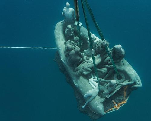 The art works, which have a low centre of gravity, are submerged using giant air balloons / Jason deCairnes Taylor