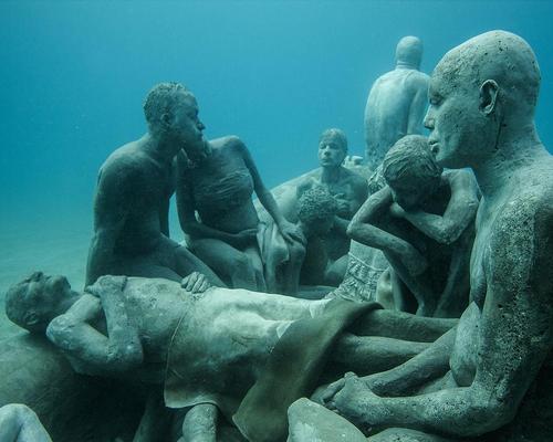 Divers, snorkelers and visitors in glass-bottomed boats will be able to view crowds of motionless human figures sculpted by British artist Jason deCaires Taylor / Jason deCairnes Taylor