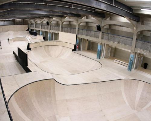 The Main Park features a 360 degree spectator area, a cafe and an arcade / Source Park