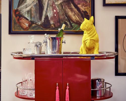 The rooms and suites are filled with quirky props and design details / Pulitzer Amsterdam