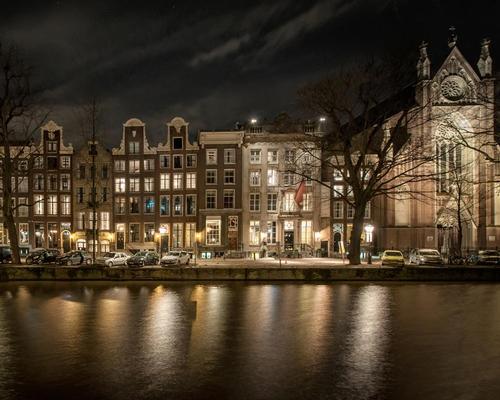 The hotel is spread across 25 interlinked buildings that are over 400 years old / Pulitzer Amsterdam