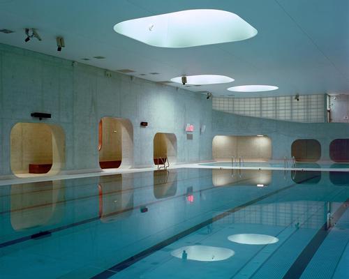 The architects used skylights and rounded windows to create 'a light box effect' / Hélène Binet