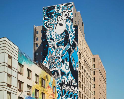 A striking mural by young, unknown artists overseen by Jeff Koons was added to the hotel’s south wall 
/ Design Hotels