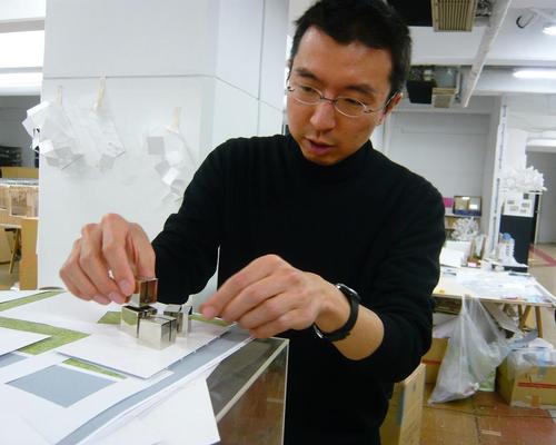 Sou Fujimoto has collaborated with fashion brand COS on the project / J Tobias