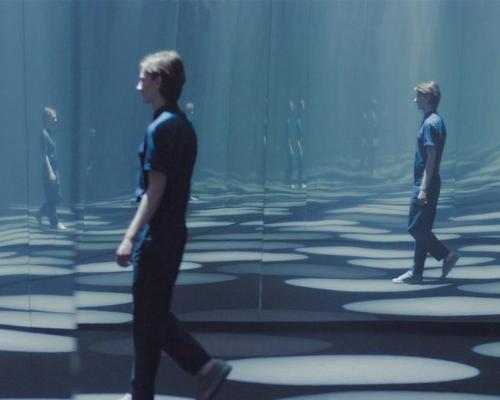 Mirrored walls create the illusion of an infinite landscape / COS