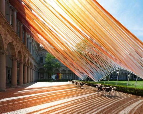 The installation reflects the hues of the sky during daytime 
/ Moreno Maggi
