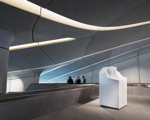 The museum is dedicated to the discipline of mountaineering / Zaha Hadid Architects