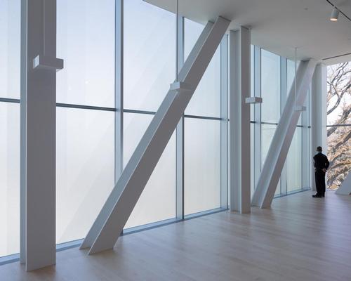 The stepped volumes have created extra space for the museum's galleries and other facilities / Iwan Baan