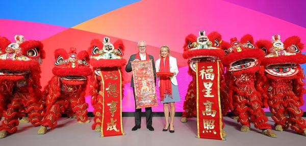 David Udell, group president of Hyatt Asia Pacific, and GWS chair Susie Ellis welcome delegates 