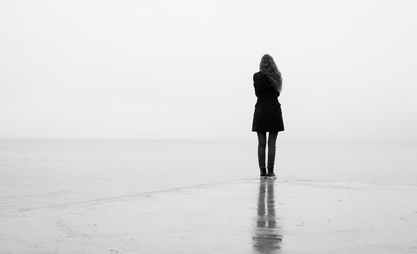 Young people who reported higher levels of loneliness had more online-only friends / Bader Oleksii/shutterstock