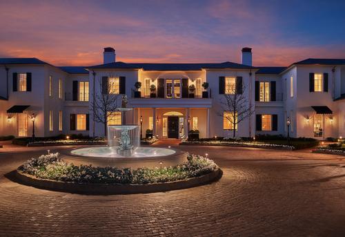 Inspired by the beautiful homes and grand estates of Montecito, Rosewood Miramar Beach features 161 guestrooms and suites