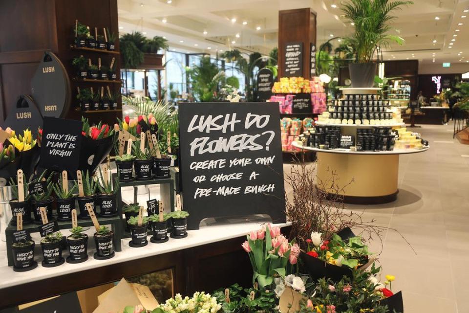 Shoppers can create their own bouquets at Lush's in-house florist / 