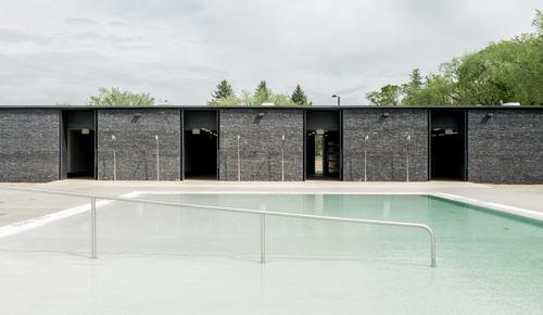 Borden Park has a main swimming pool for adults and this one for kids / gh3 architecture