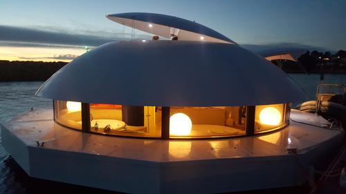 At the top of the pod, there's a solarium for up to 12 people / Yann Richard