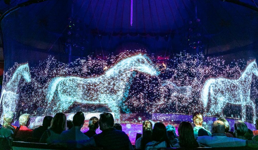 A team of 15 3D designers and software engineers created the Storyteller show / Circus Roncalli A team of 15 3D designers and software engineers created the Storyteller show / Circus Roncalli