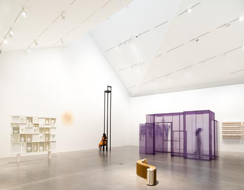 Natural light fills the gallery spaces inside / Mark Menjivar