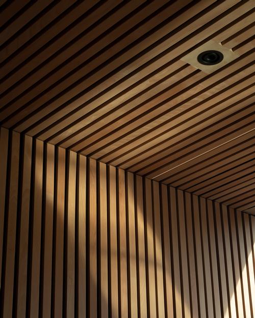 Inside, the structure is lined with beech slats / James Stephenson