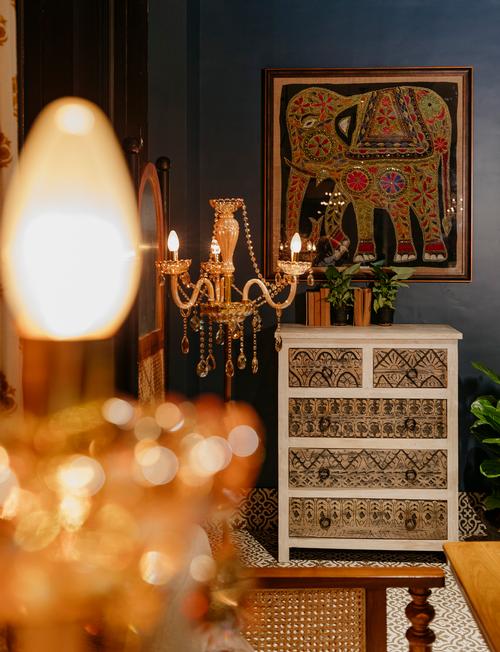 Furniture like floor lamps from the 16th and 17th centuries celebrates Indian tradition / Darshan Savla