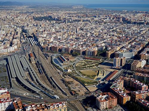 It is part of a larger project in the city that will see train lines moved underground to free up 66ha (7,100,000sq ft) of land / Zeppelin