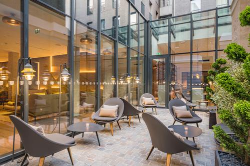 There is also an 80-seat heated terrace / Naiim de la Lisière