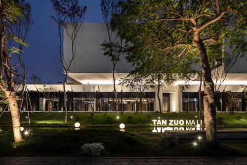 It is Chain10 Architecture's third restaurant design for the Zuo Mali / Moooten Studio / Qimin Wu