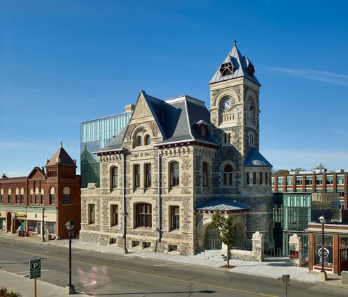 The original post office building was built in 1885 / Tom Arban