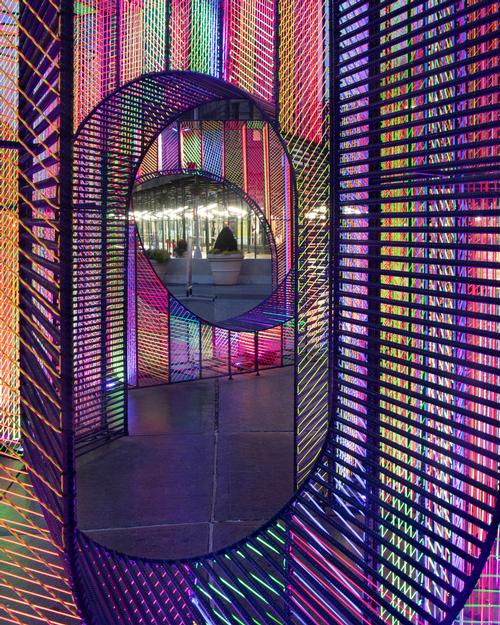 27,000ft (8,200m) of cord was used to create the installation / Hou de Sousa