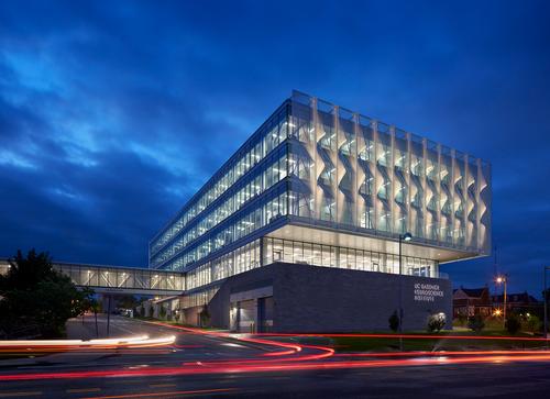 Perkins and Will integrated research from its Human Experience Lab into the façade design at the University of Cincinnati's Gardner Neuroscience Institute / Mark Herboth