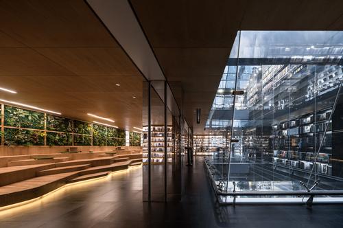 The light cone intersects seven floors of the building / CreatAR Images