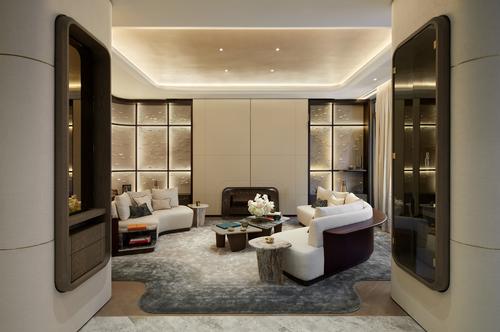 There is a blend of both natural and warm light throughout / Clivedale London