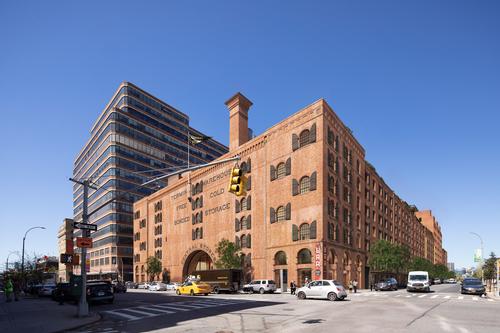The Terminal Warehouse is located in the West Chelsea area of New York / COOKFOX Architects