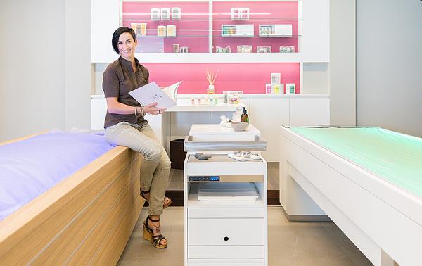 Stella Rossi works in Starpool’s marketing department