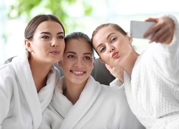 The oldest of the Gen Z generation are now in their early 20s and visiting spas / shutterstock