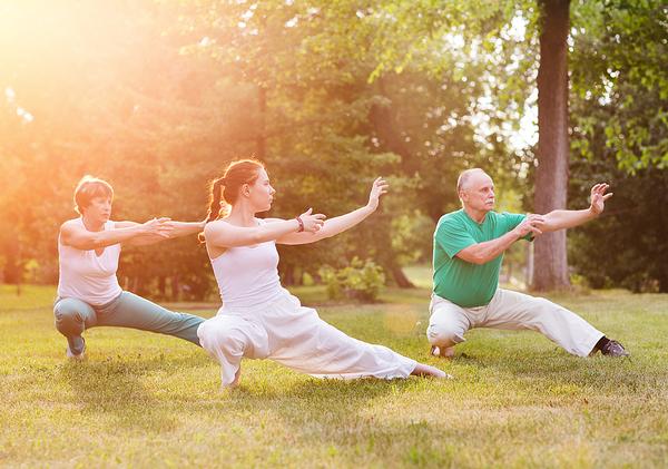 Attracting older adults: movement classes decrease the risk of falling, anxiety and depression / Ulza/SHUTTERSTOCK.COM