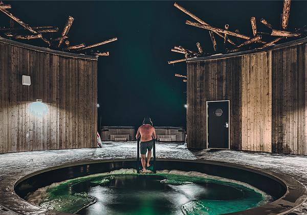 There’s one treatment room, two saunas and an open air plunge pool at the centre