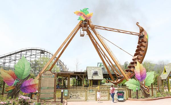 The Vekoma-designed Dragonflier mimics the flight of a Smoky Mountain dragonfly 