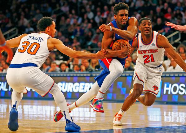 The New York Knicks must compete with all the other entertainment options available in New York City / © USA TODAY Sports:SIPA USA:PA Images