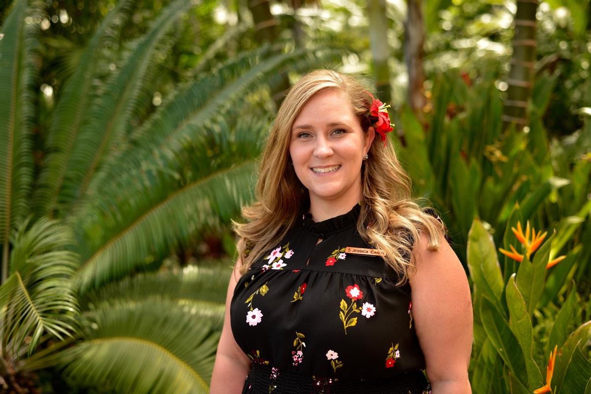 Candy joins Four Seasons Resort Lanai most recently from the Resort at Squaw Creek in California, and has worked in a variety of spa facilities from day and medical spas to salons and resort spas / 