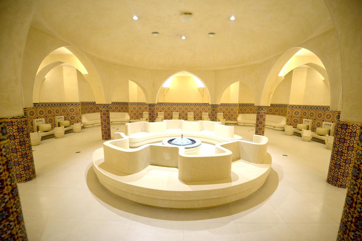 Built at the same time as the mosque, the hammams are inspired by tradition and have undergone a complete renovation / 