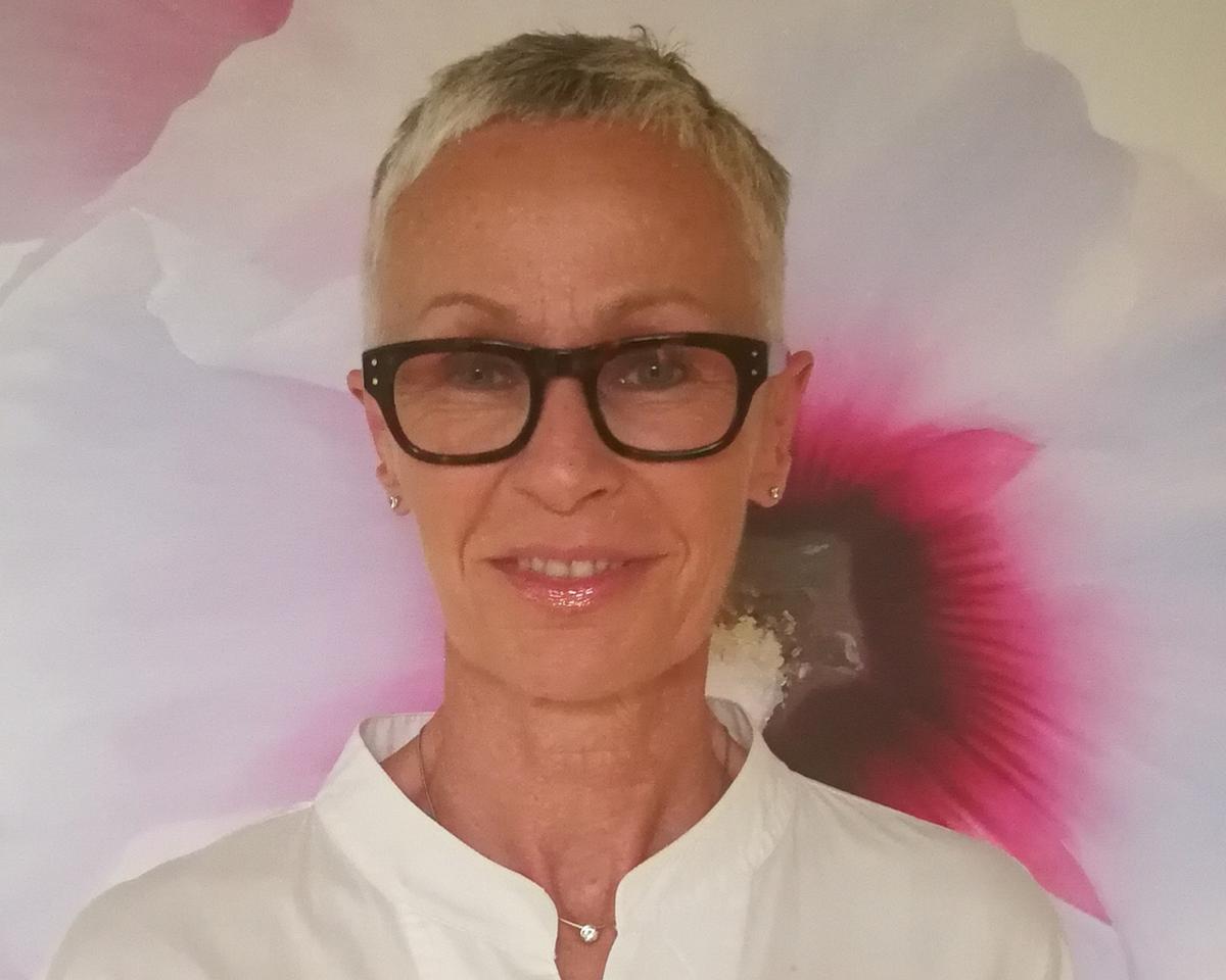 Dr Ursula Levine is a GP with 30 years clinical experience Dr Ursula Levine is a GP with 30 years clinical experience