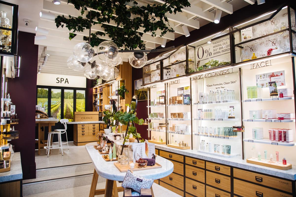 On arrival at the Notting Hill spa, guests receive a complimentary instant beauty mini facial.