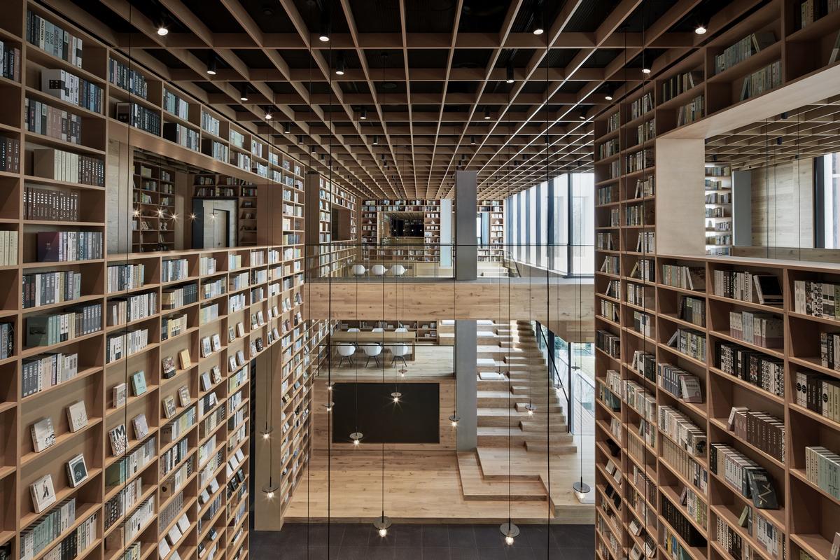 Bookshelves stretch up to 10m (33ft) high / Xiangyu Sun