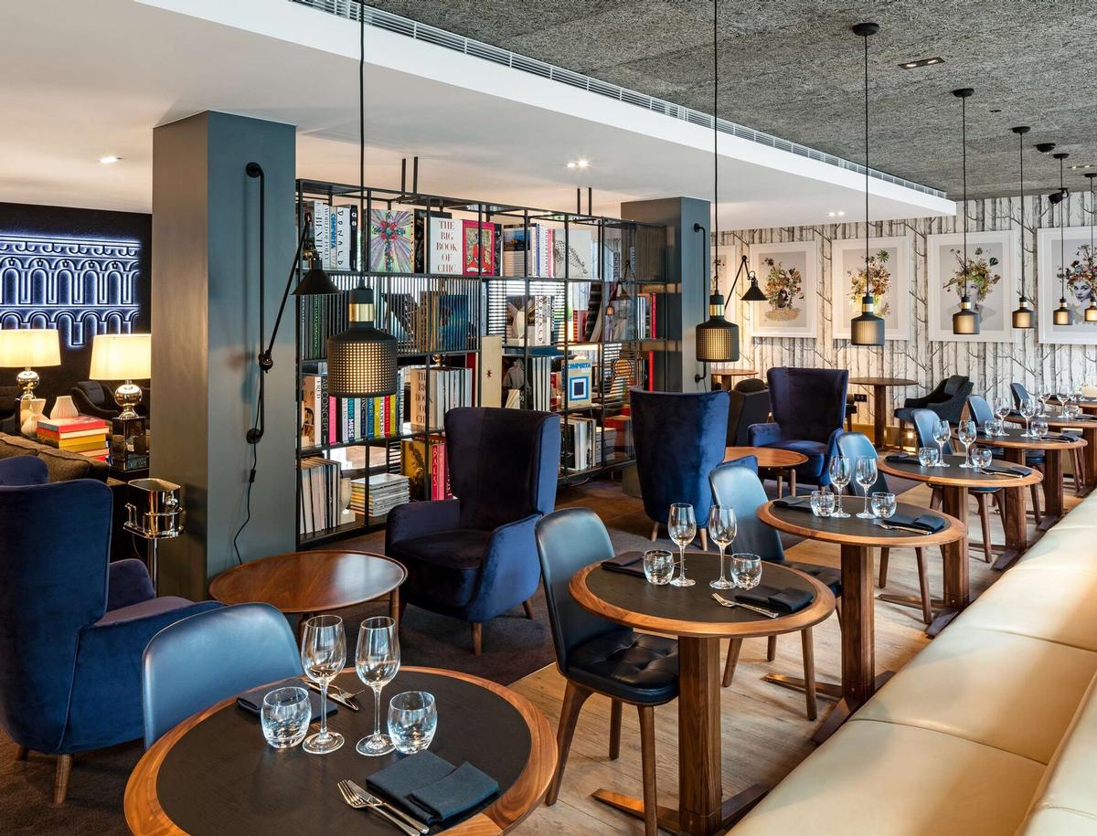 The Library bar is a more relaxed and social space / Radisson